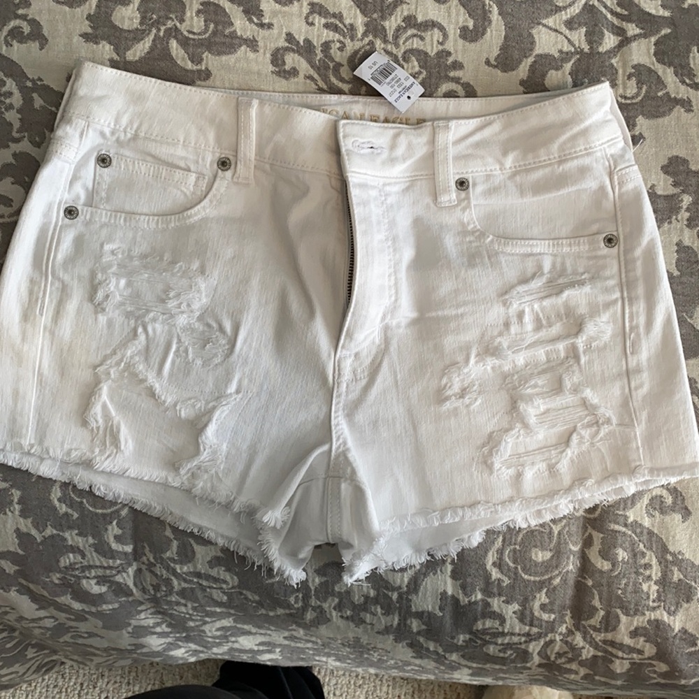 American Eagle white shorts